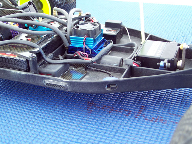 Brian KinwaldのX - 60と X - 6Sq 2009 ホットロッドシュート